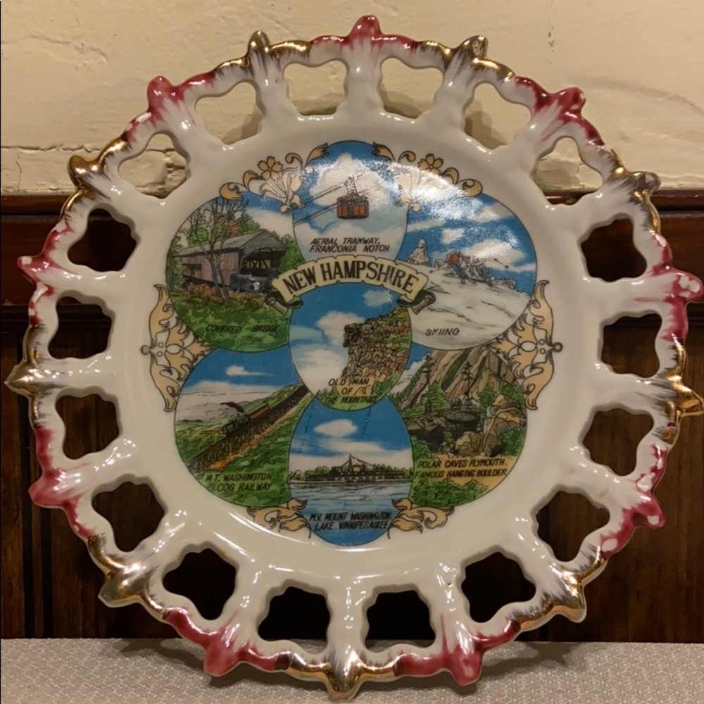 Vintage Porcelain New Hampshire Hanging Plate